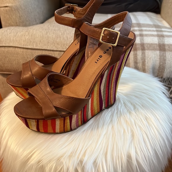 Madden Girl Womens Sandals tan and Wedge Heels Ankle Strap 7.5 - Picture 2 of 4